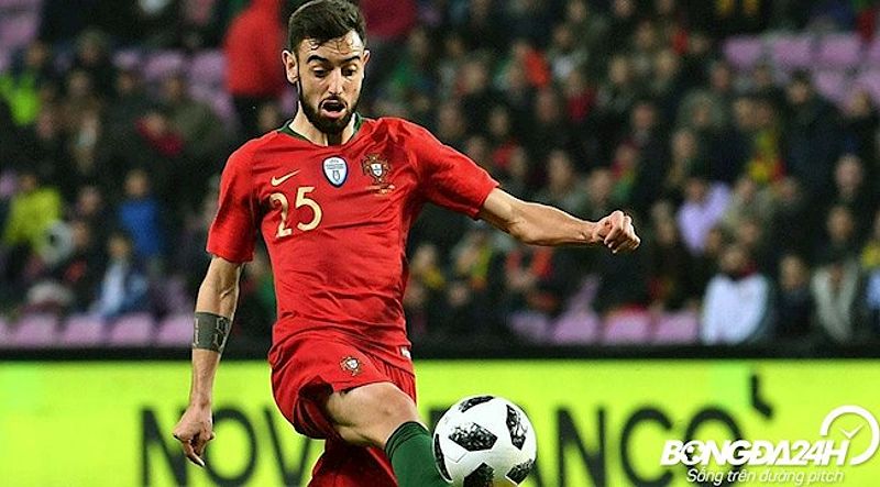 Bruno Fernandes trong màu áo Novara