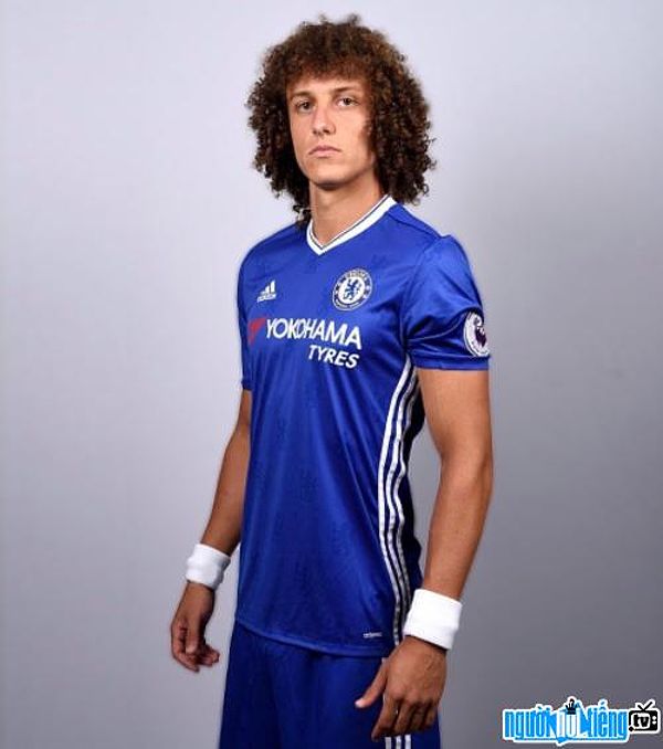 Chân dung cầu thủ bóng đá David Luiz