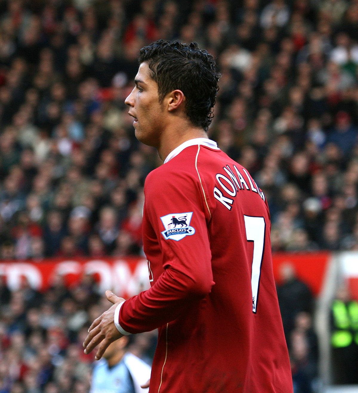 Cristiano Ronaldo ghi bàn trong trận đấu cho Manchester United năm 2007