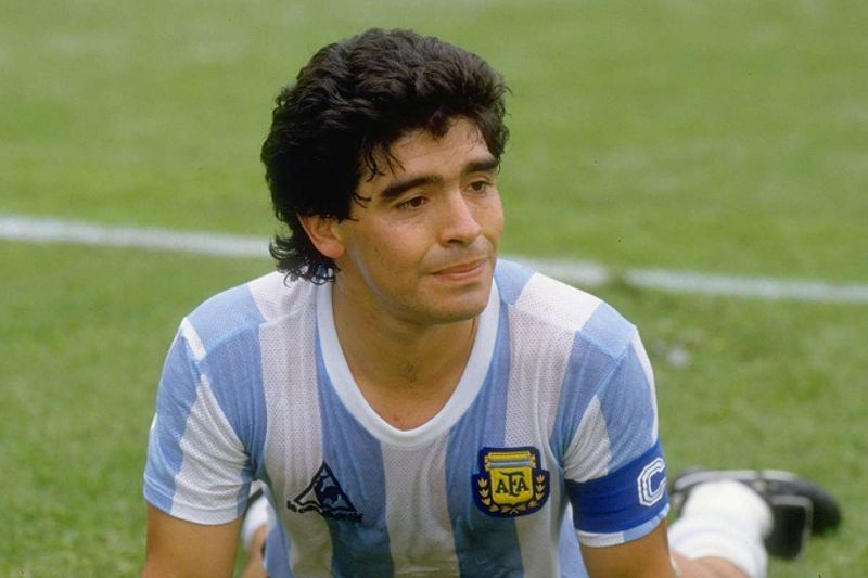 Diego Maradona trong một bức ảnh thể hiện sự nghiệp của ông.