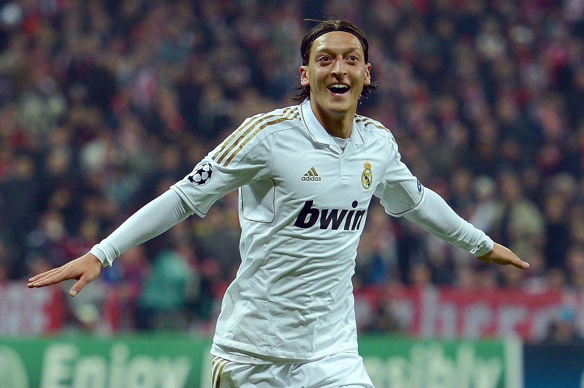 Mesut Özil khi còn trẻ tại Gelsenkirchen