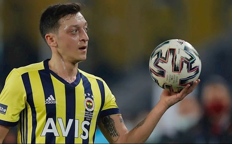 Mesut Özil tại Fenerbahce