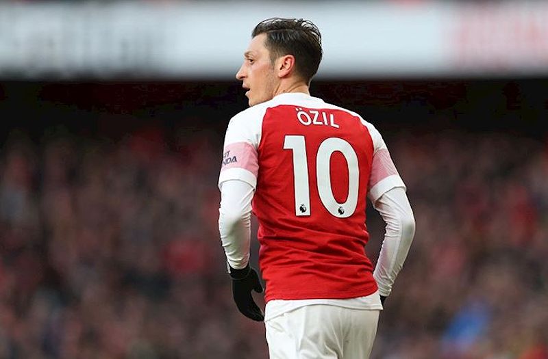 Mesut Özil trong màu áo đội tuyển Đức