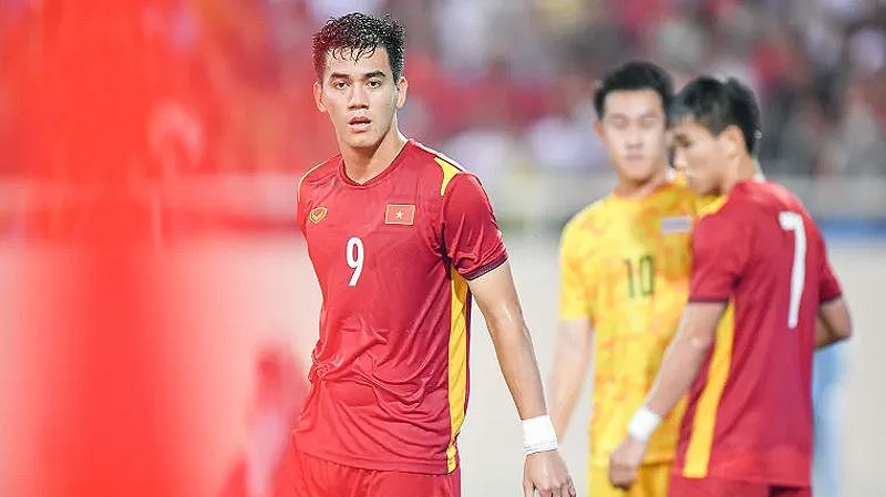 Nguyễn Tiến Linh trong trận đấu tại SEA Games 2022.