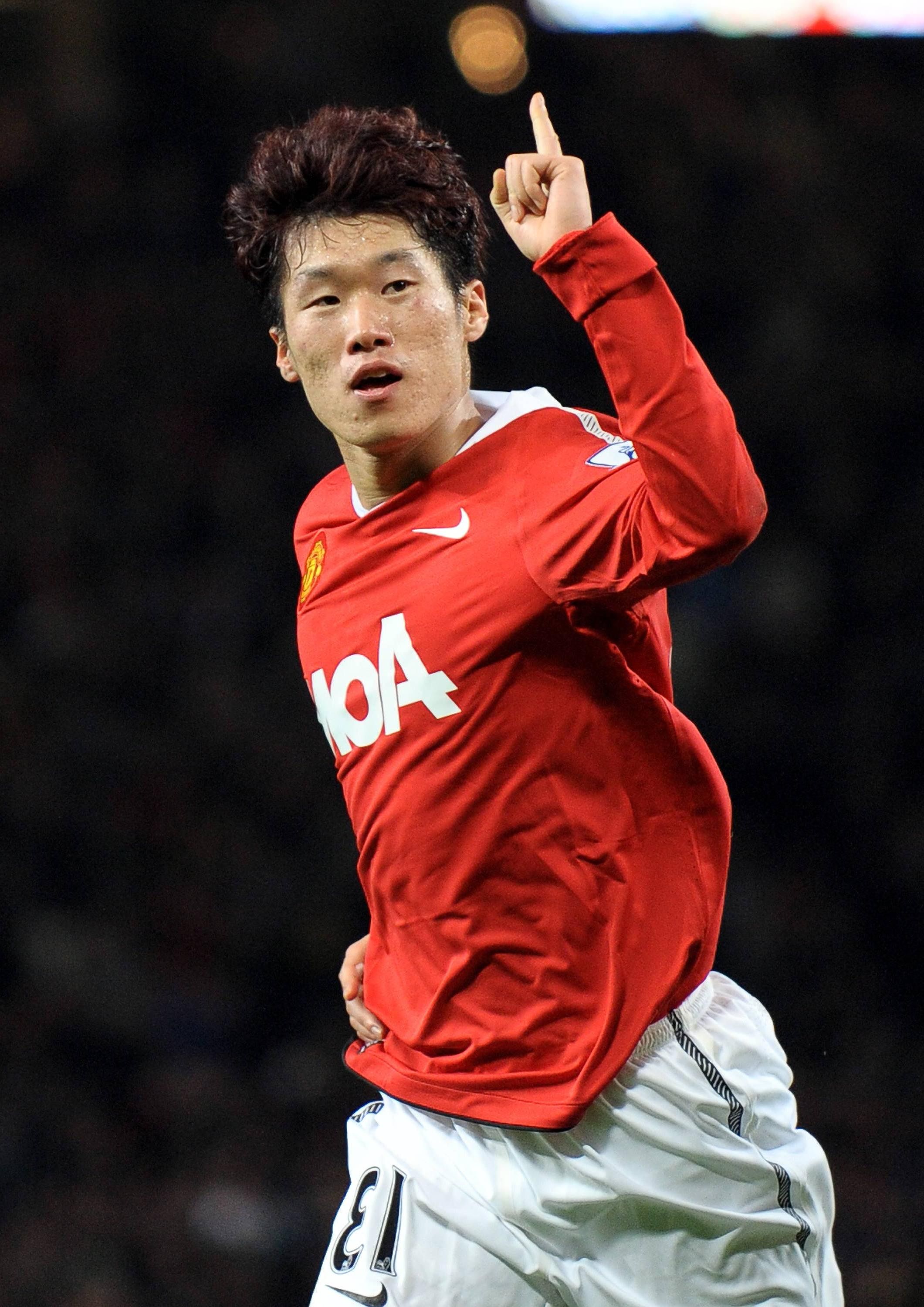 Park Ji-sung tham gia các hoạt động bóng đá sau khi giải nghệ