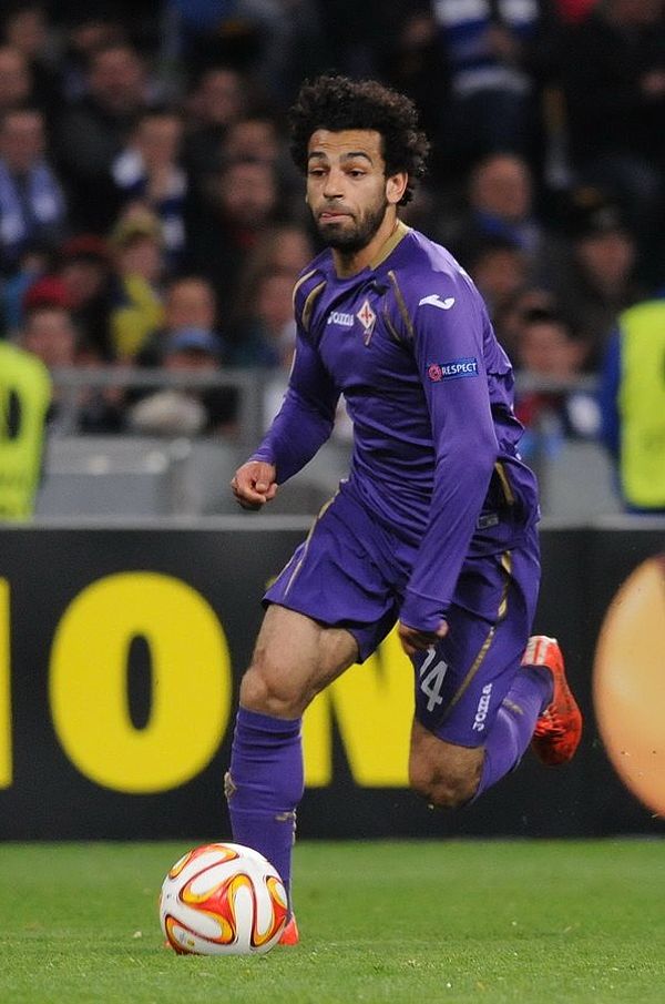 Salah chơi cho Fiorentina trong trận gặp Dynamo Kyiv năm 2015