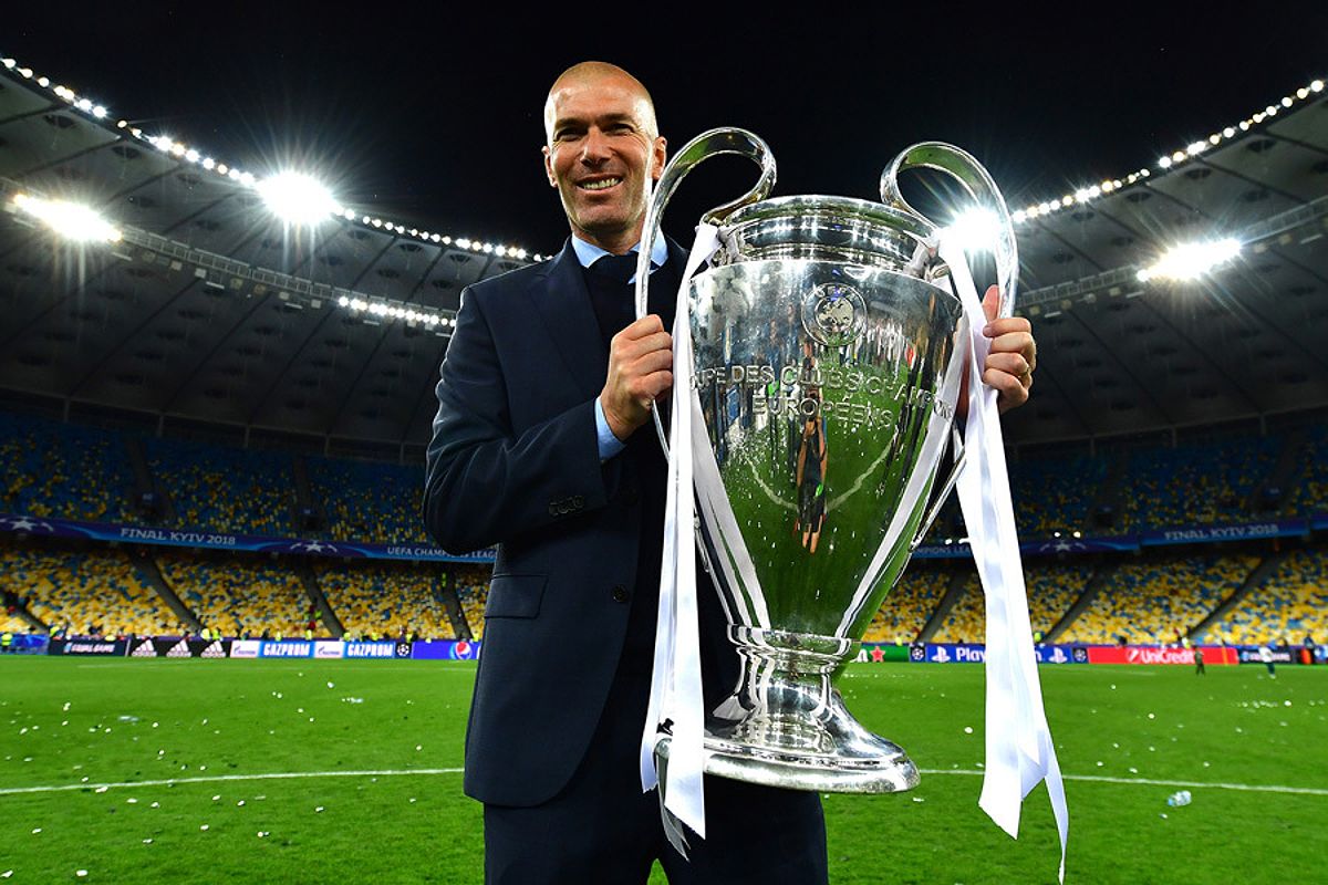 Zinedine Zidane dẫn dắt Real Madrid giành chiến thắng 3 mùa liên tiếp tại Champions League.