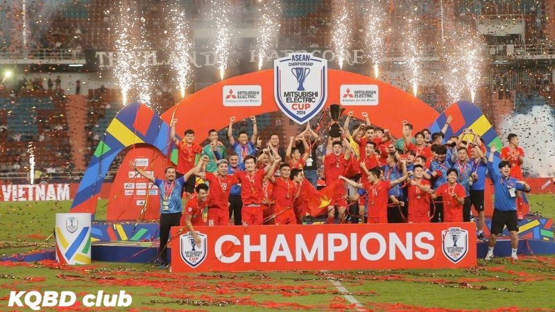 Bóng đá Việt Nam trong mắt người hâm mộ & giới phân tích